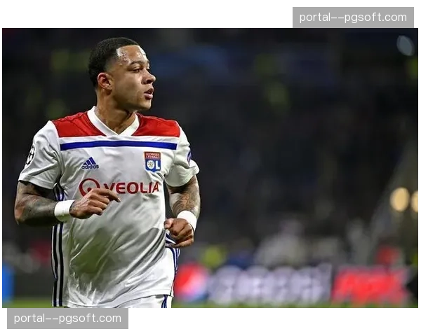 法甲里昂俱乐部前主席让-米歇尔·奥拉斯因挪用俱乐部资金案开庭审理